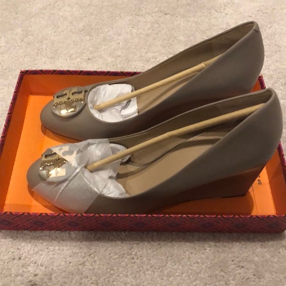 Tory Burch Shoes - Tory Burch Grey Luna wedges size 10